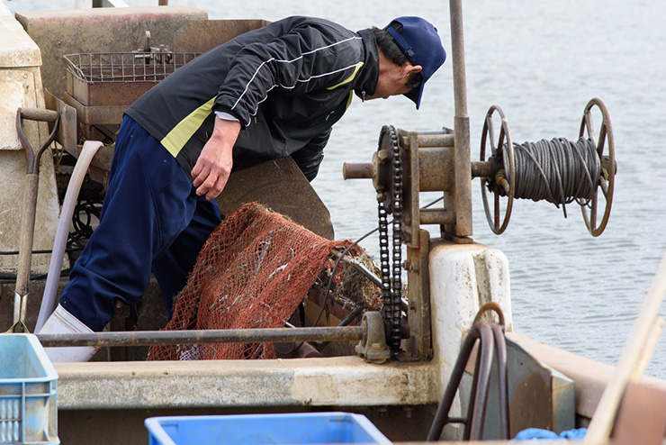 貝引き漁は重労働