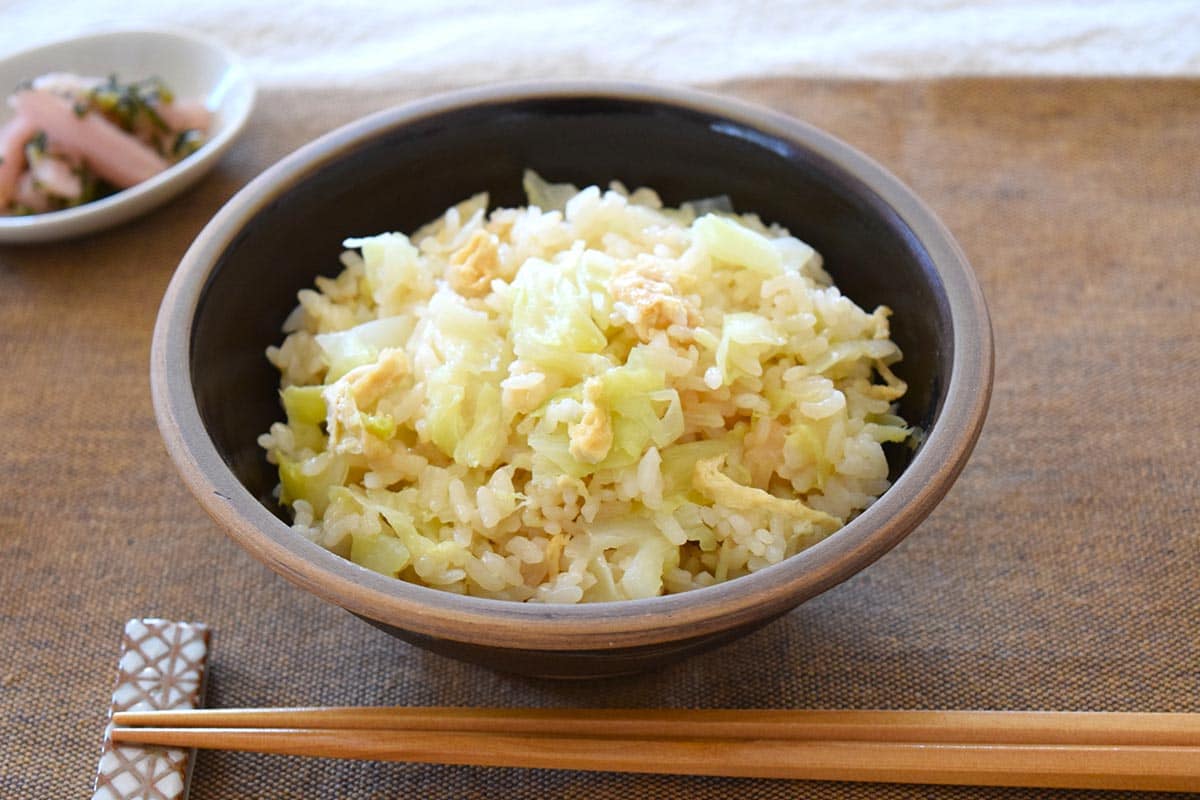 キャベツと薄揚げの炊き込みご飯
