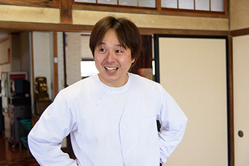 ハス料理専門店「やまに」10代目店主の横田勝彦さん 