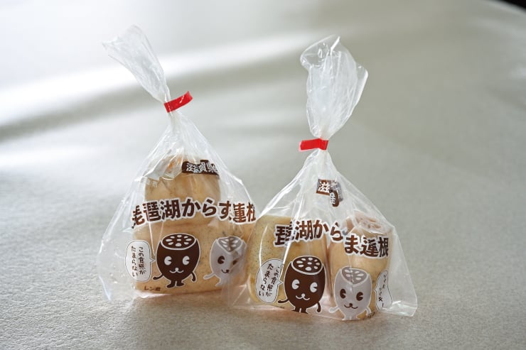 販売用に包装された蓮根