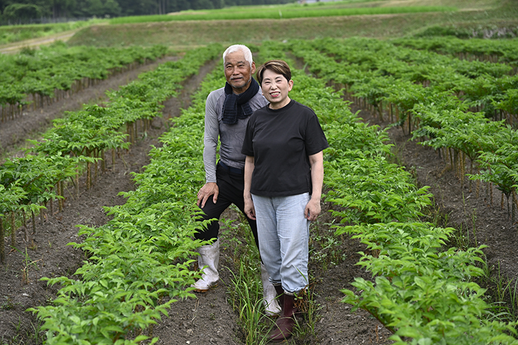 東近江市「もみじ農園こんにゃく工房」端修吾さん　信子さん